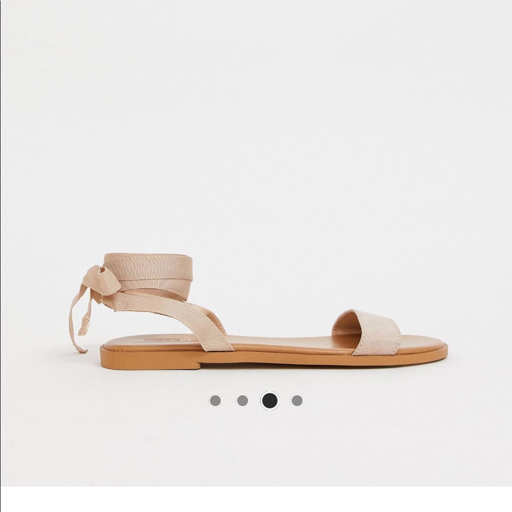 Tie leg sandals
